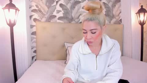 Snapshot of viktoria_davis_ chatting on 4, 1, 2025 Viktoria online show from 4, 1, 2025