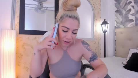 Snapshot of viktoria_davis_ chatting on 13, 1, 2025 Viktoria online show from 13, 1, 2025