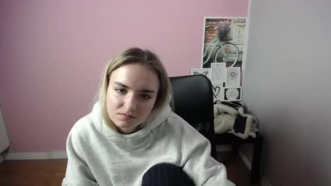 Snapshot of viktoria_lovely chatting on 14, 1, 2025 viktoria_lovely online show from 14, 1, 2025