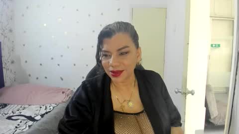 Snapshot of vikyadams chatting on 28, 4, 2026 VIKY ADAMS online show from 28, 4, 2026