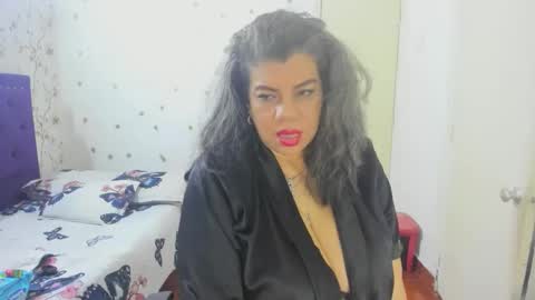 Snapshot of vikyadams chatting on 8, 5, 2026 VIKY ADAMS online show from 8, 5, 2026