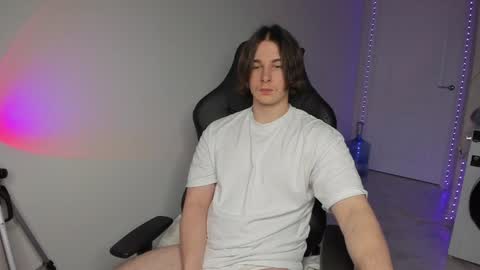 Snapshot of vincent__strong chatting on 20, 12, 2024 Vincent Strong online show from 20, 12, 2024