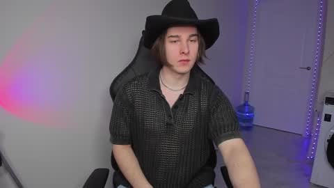 Snapshot of vincent__strong chatting on 6, 1, 2025 Vincent Strong online show from 6, 1, 2025