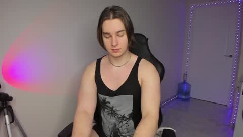 Snapshot of vincent__strong chatting on 12, 1, 2025 Vincent Strong online show from 12, 1, 2025