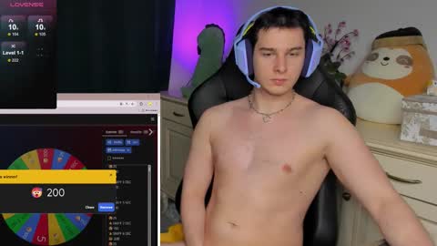 Snapshot of vincent__strong chatting on 20, 12, 2025 Vincent Strong online show from 20, 12, 2025