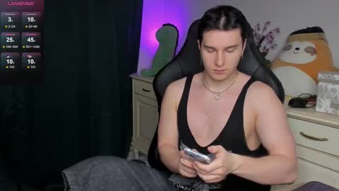 Snapshot of vincent__strong chatting on 21, 12, 2025 Vincent Strong online show from 21, 12, 2025