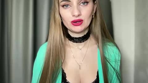 Snapshot of viola_1 chatting on 16, 12, 2024 Funny girl online show from 16, 12, 2024