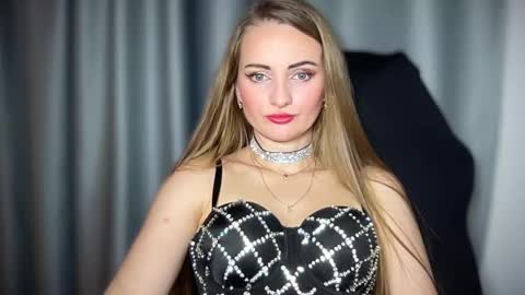 Snapshot of viola_1 chatting on 17, 12, 2024 Funny girl online show from 17, 12, 2024