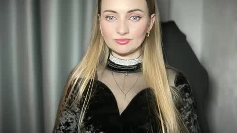 Snapshot of viola_1 chatting on 28, 12, 2024 Funny girl online show from 28, 12, 2024