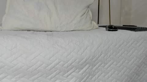 Snapshot of violeet_gray chatting on 14, 2, 2025 violeet_gray online show from 14, 2, 2025