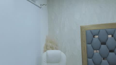 Snapshot of violeet_gray chatting on 26, 2, 2025 violeet_gray online show from 26, 2, 2025