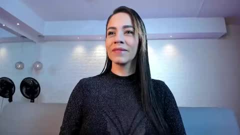 Snapshot of violeet_scott chatting on 21, 11, 2025 Violett Everyday From 0530 to 1430 Col Time online show from 21, 11, 2025