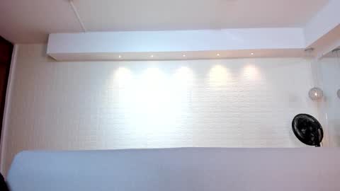 Snapshot of violeet_scott chatting on 22, 11, 2025 Violett Everyday From 0530 to 1430 Col Time online show from 22, 11, 2025