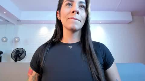 Snapshot of violeet_scott chatting on 24, 11, 2025 Violett Everyday From 0530 to 1430 Col Time online show from 24, 11, 2025