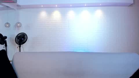 Snapshot of violeet_scott chatting on 28, 11, 2025 Violett Everyday From 0530 to 1430 Col Time online show from 28, 11, 2025