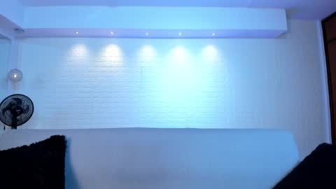 Violett  Everyday From 0530 to 1430 Col Time online show from 18, 12, 2025