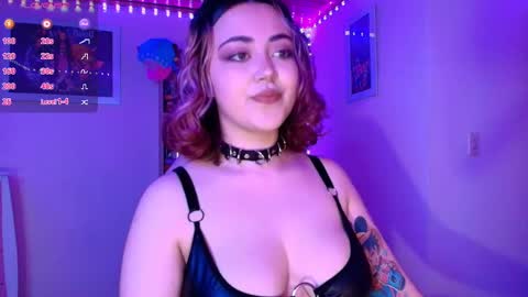 Snapshot of violeet_smile chatting on 6, 10, 2025 violet online show from 6, 10, 2025