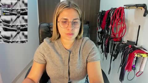 Snapshot of violet_bdsmx chatting on 4, 1, 2025 Kim online show from 4, 1, 2025