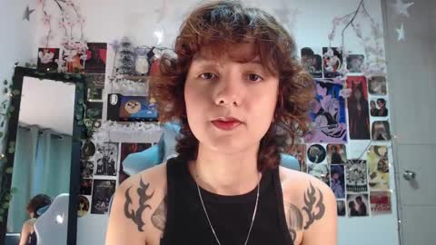 Snapshot of violet_bluee chatting on 23, 2, 2025 Violet online show from 23, 2, 2025