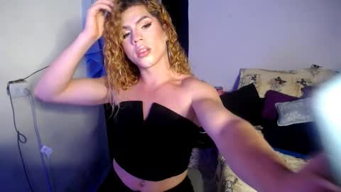 violet_hyuga online show from 26, 11, 2025