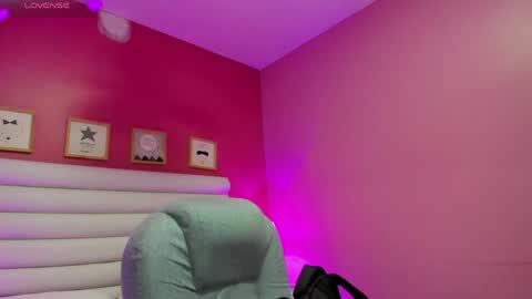 violet_sinclair online show from 21, 4, 2026
