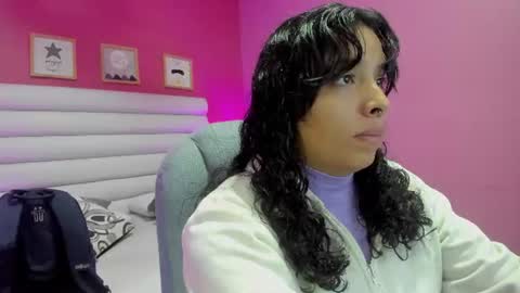 violet_sinclair online show from 9, 6, 2026