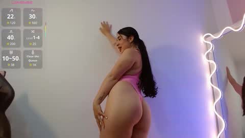 Snapshot of violet_tay1 chatting on 15, 9, 2025 violet_tay1 online show from 15, 9, 2025