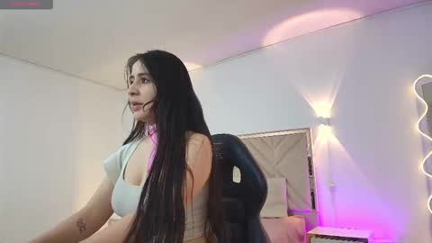 Snapshot of violet_tay1 chatting on 17, 9, 2025 violet_tay1 online show from 17, 9, 2025