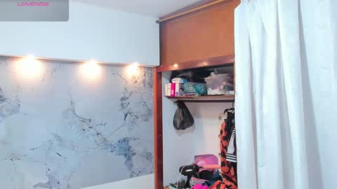 Snapshot of violeta_delavega1 chatting on 1, 10, 2025 Violet online show from 1, 10, 2025