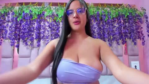 Snapshot of violeta_hard chatting on 27, 12, 2024 Valentina Hard online show from 27, 12, 2024