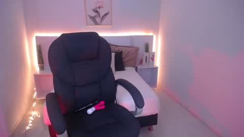 Violeta leon online show from 11, 1, 2025