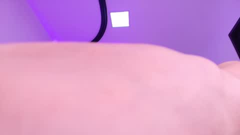 Snapshot of violeta_london chatting on 7, 1, 2026 violeta london online show from 7, 1, 2026