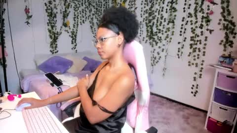 Snapshot of violeta_miler_ chatting on 14, 5, 2026 Violeta online show from 14, 5, 2026
