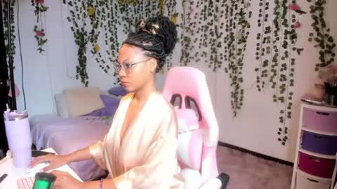 Snapshot of violeta_miler_ chatting on 23, 7, 2026 Violeta online show from 23, 7, 2026