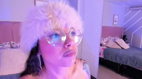 Snapshot of violeta_muns chatting on 5, 6, 2026 Violeta online show from 5, 6, 2026