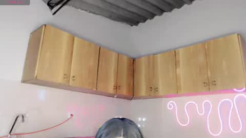 violeta_r_01 online show from 18, 6, 2026