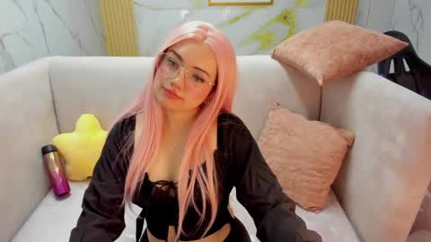 Snapshot of violeta_sub chatting on 28, 4, 2026 IG violeta sub online show from 28, 4, 2026