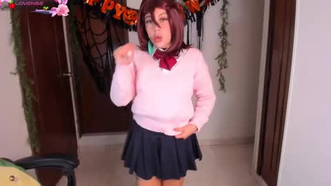 Snapshot of violetaarey chatting on 15, 10, 2025 Violeta Help me reach 150 thumbs up online show from 15, 10, 2025