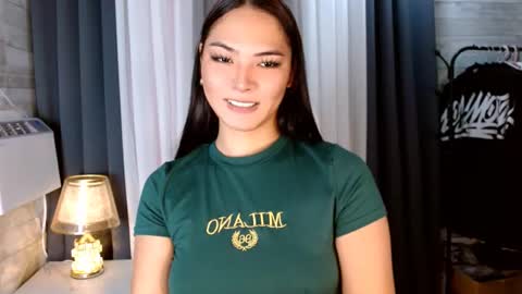 Snapshot of violetasha chatting on 12, 9, 2025 violet online show from 12, 9, 2025