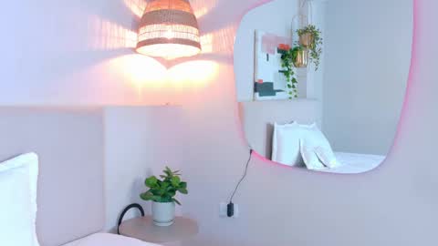 Snapshot of violetbloomm chatting on 4, 6, 2026 Violet online show from 4, 6, 2026