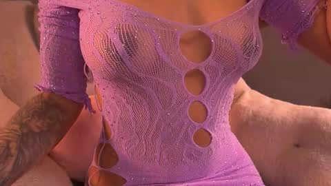 Snapshot of violeth___ chatting on 6, 10, 2025 violeth___ online show from 6, 10, 2025