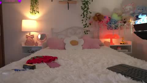 Snapshot of violeth___ chatting on 8, 6, 2026 violeth___ online show from 8, 6, 2026