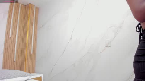 VIOLETA online show from 30, 1, 2025