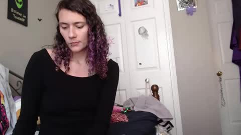 Violet Hooper online show from 23, 1, 2025