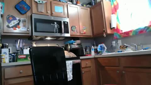 Violet Hooper online show from 11, 2, 2025