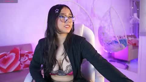 Snapshot of violetjonesx chatting on 22, 6, 2026 violetjonesx online show from 22, 6, 2026