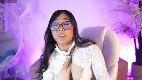 Snapshot of violetjonesx chatting on 21, 7, 2026 violetjonesx online show from 21, 7, 2026
