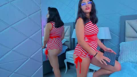 Violet Rousse online show from 13, 2, 2026