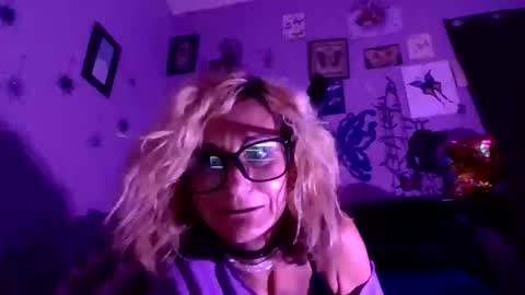 Snapshot of violetsprings7 chatting on 27, 3, 2026 violetsprings7 online show from 27, 3, 2026