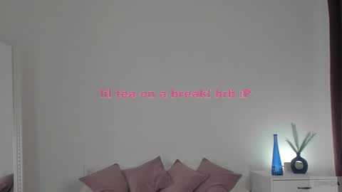 Snapshot of violetta_finch chatting on 17, 2, 2025 violetta_finch online show from 17, 2, 2025